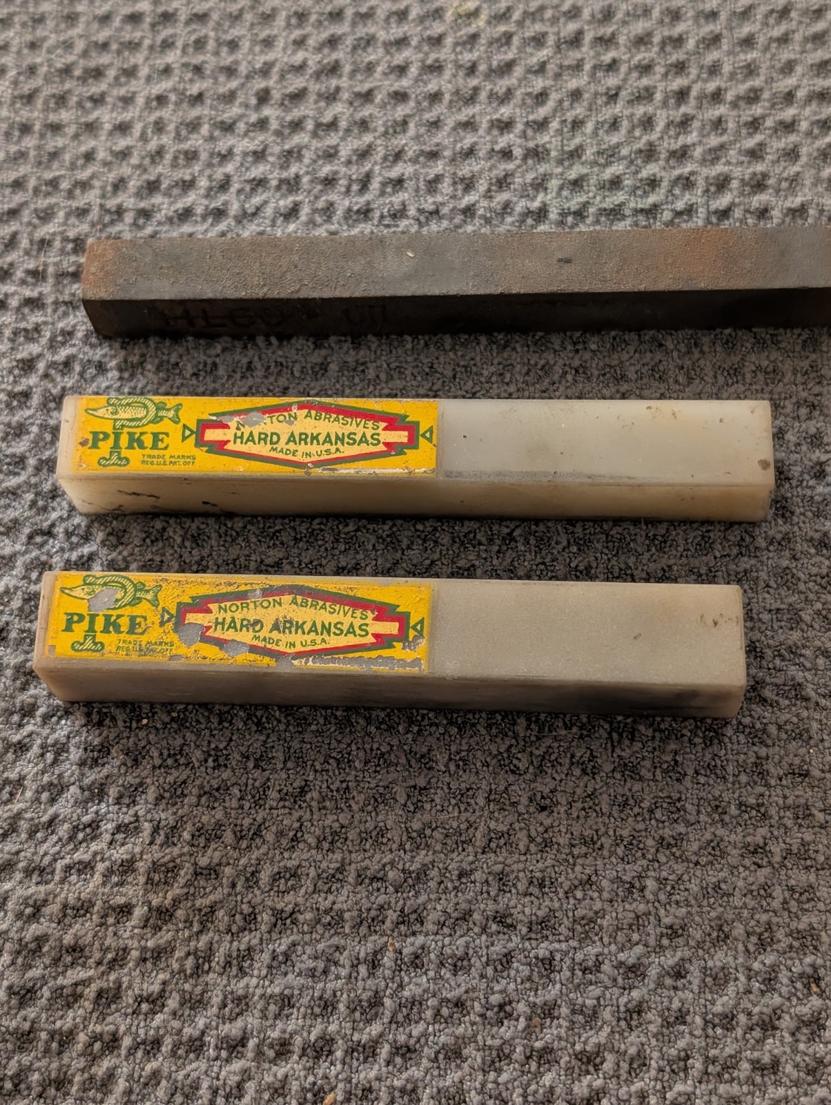 Set Of 5 Norton Abrasives Oilstone India, Soft Arkansas And Pike Hard Arkansas