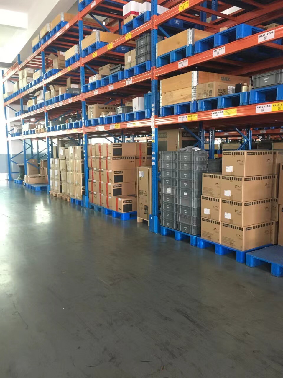 1756-A4 NEW 1756A4 ControlLogix 4 Slots Chassis