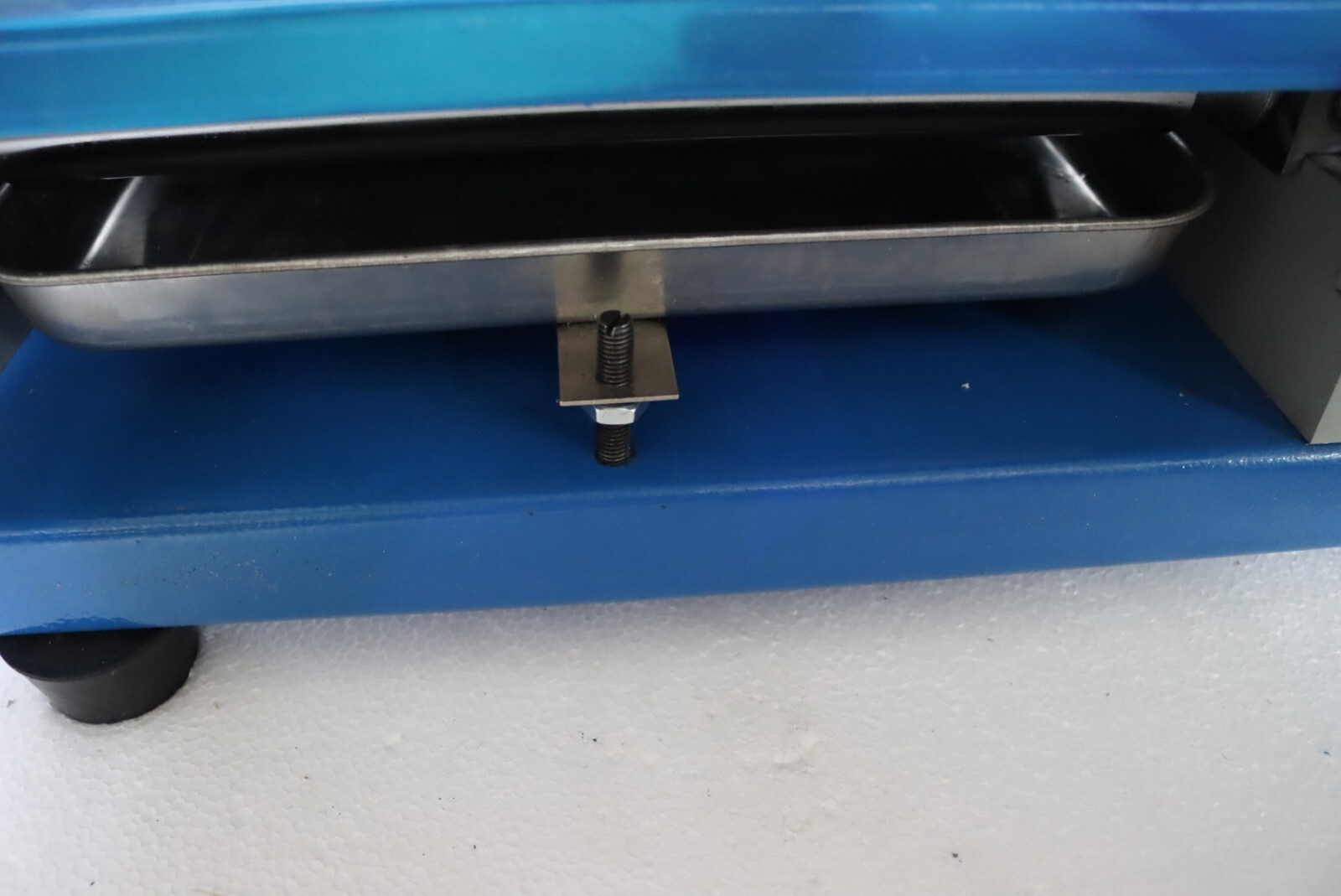 USED-Auto Gluing Coating Machine Paper Leather Make White Latex Office Art