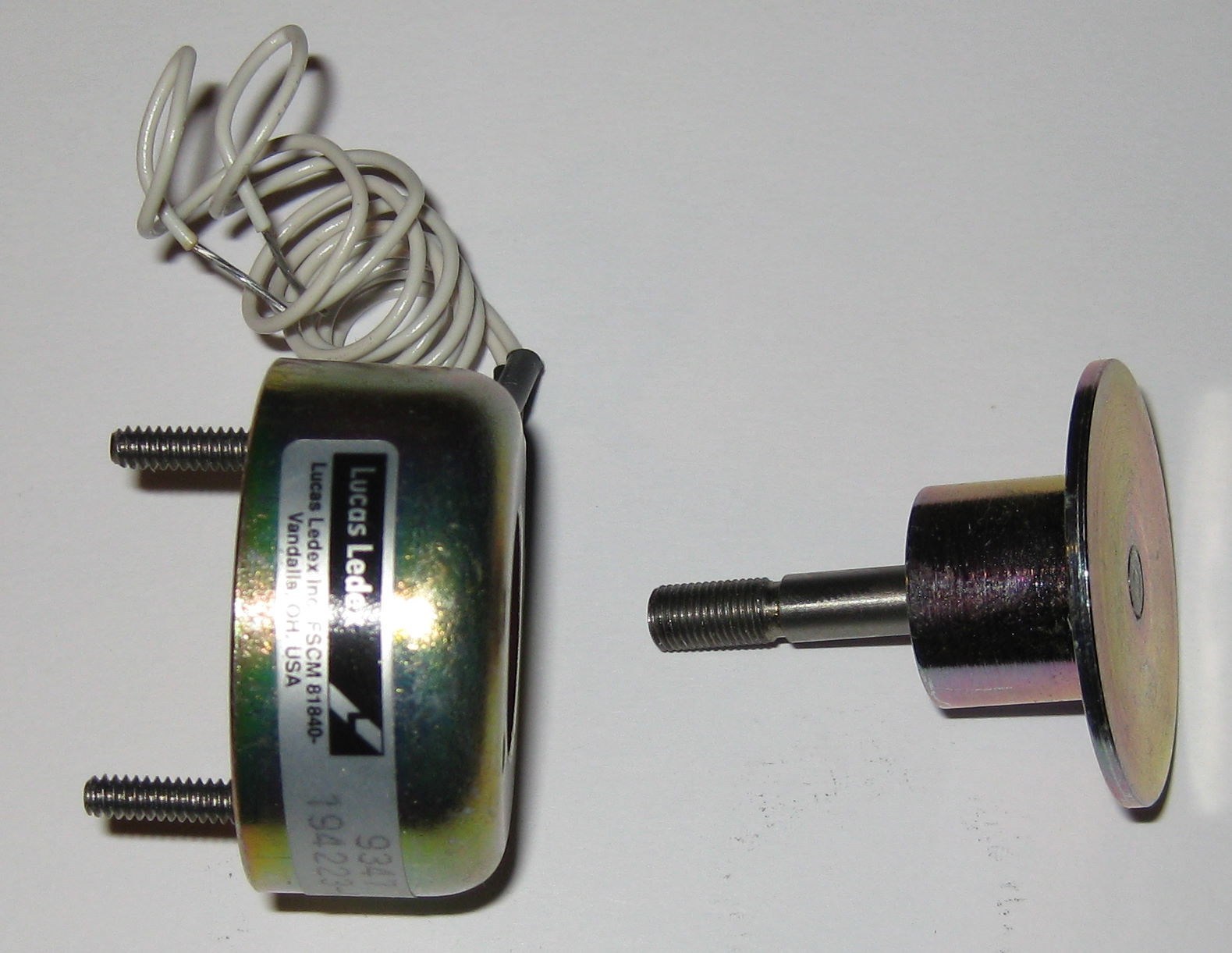 Lucas Ledex Conical Face Electric Cylindrical Solenoid – 5.2 to 16 V DC – 16 LBS