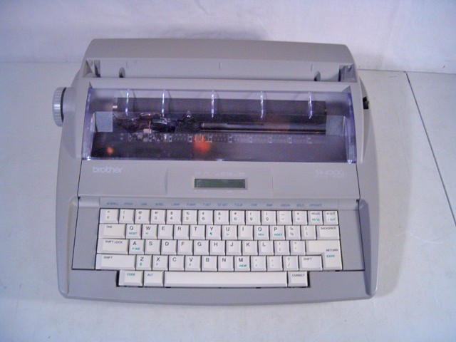 See Video on this Brother Model SX-4000 Electric Typewriter – Tested -Very Nice