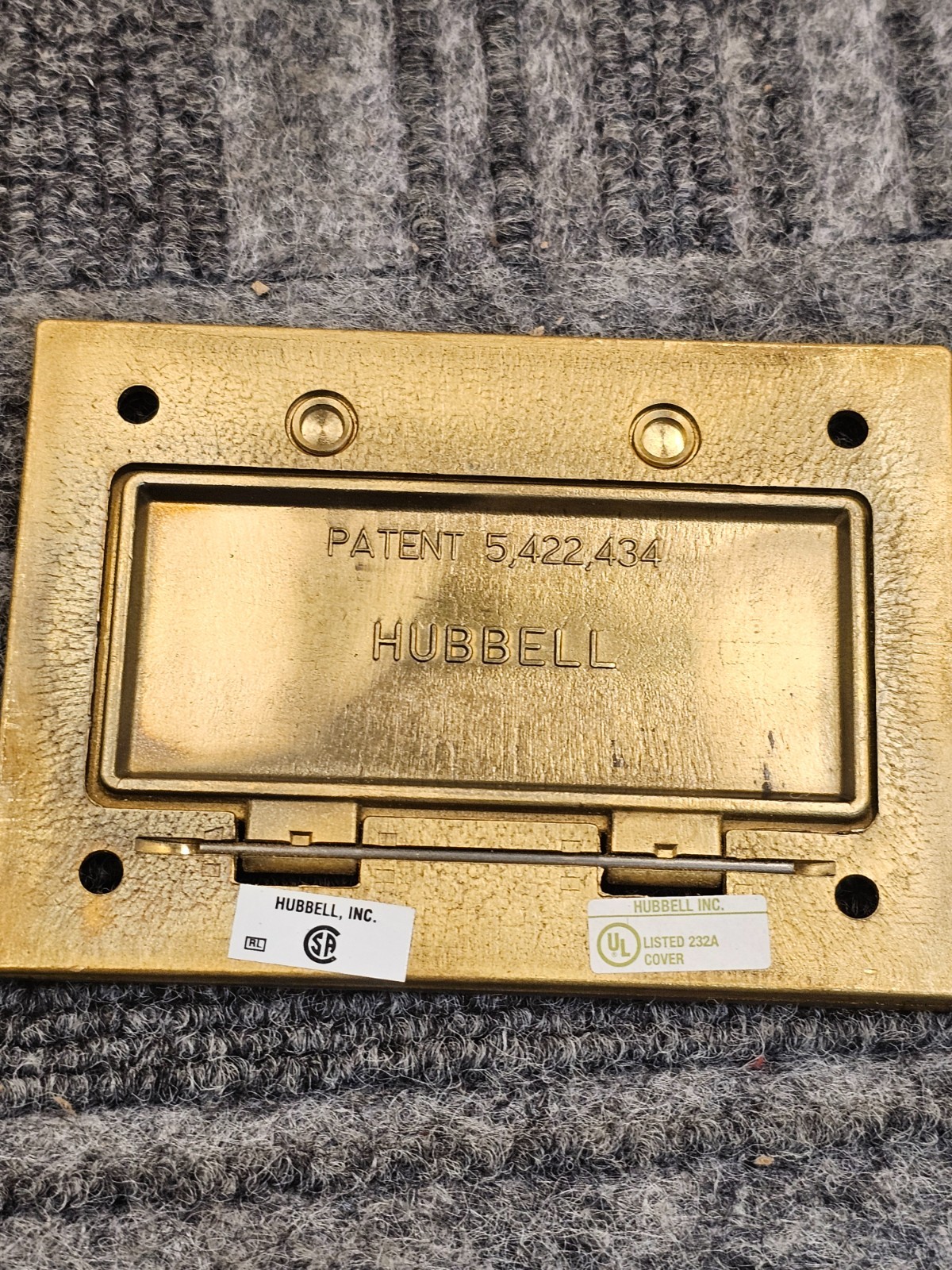 HUBBELL 2DDX1: Wiring Device-Kellems S3826 Rectangular Floor Box Cover – Brass