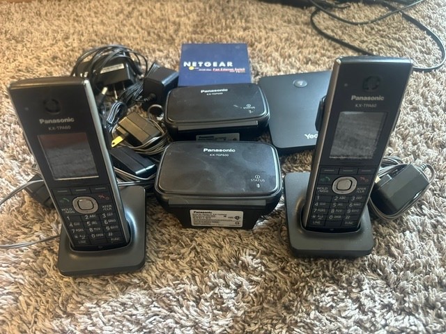Panasonic KX-TPA60 Set of 2 Cordless Phones with KX-TGP600 Bases and cords