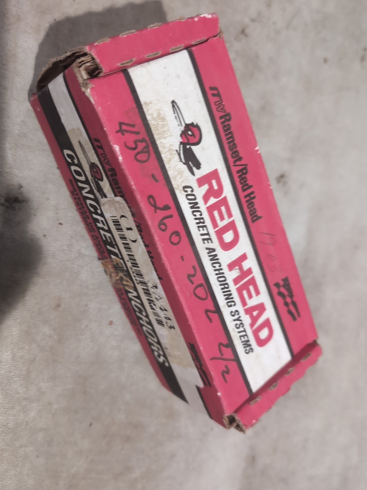 Box of 100 Ramset Redhead Wedge Anchor WS-1422 1/4-in By 2 1/4 In