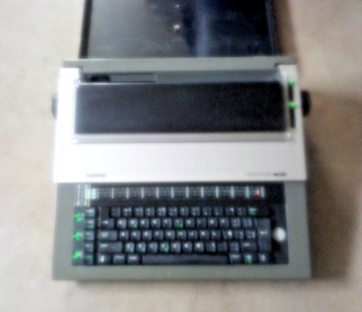 BROTHER TYPEWRITER CORRECTRONIC DAISEY WHEEL ELECTRONIC CE-50 w/ LID