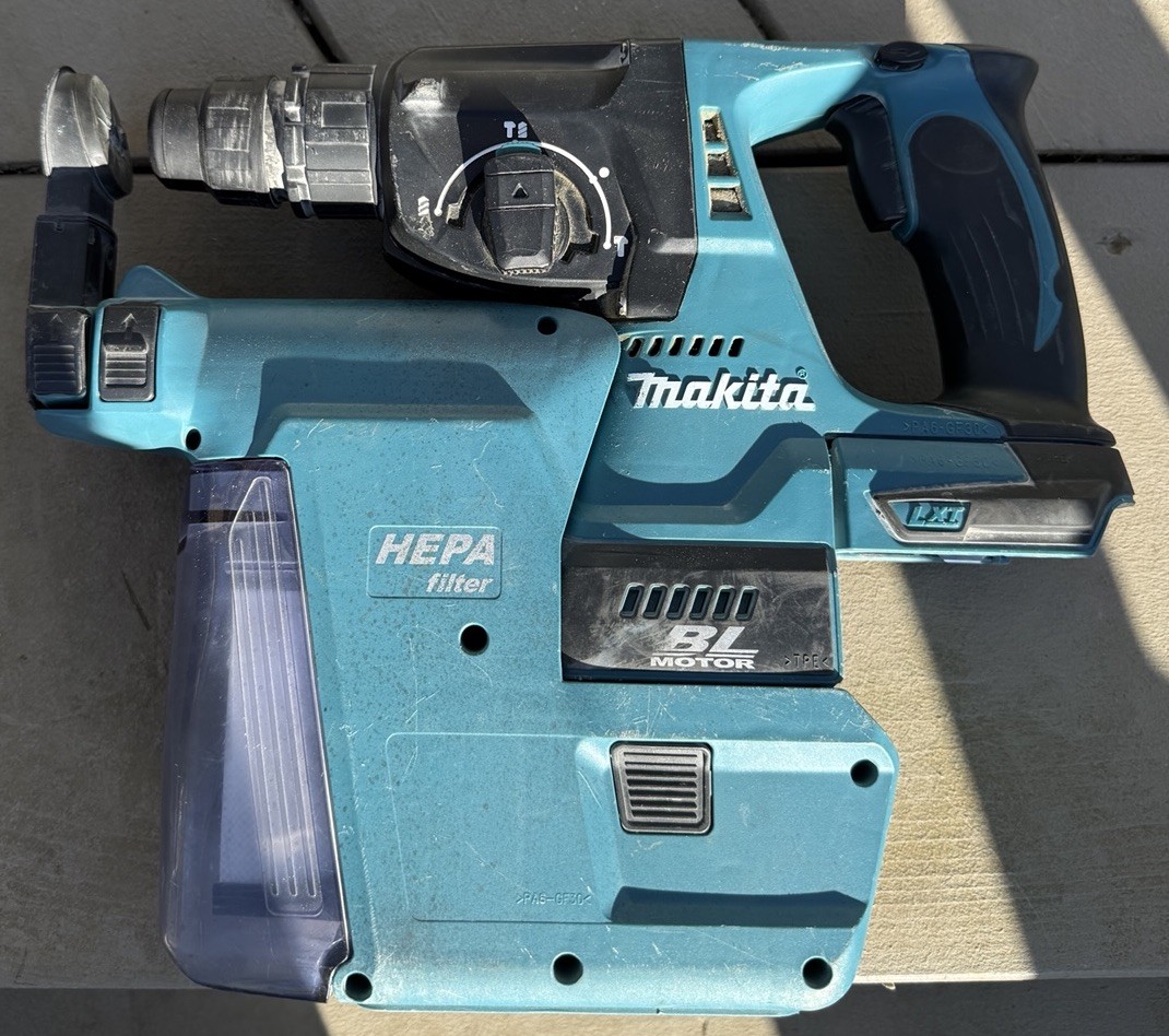 Makita LXRHO1 18V Rotary Hammer Drill SDS-Plus W/DX01 Dust Collector Tool Only