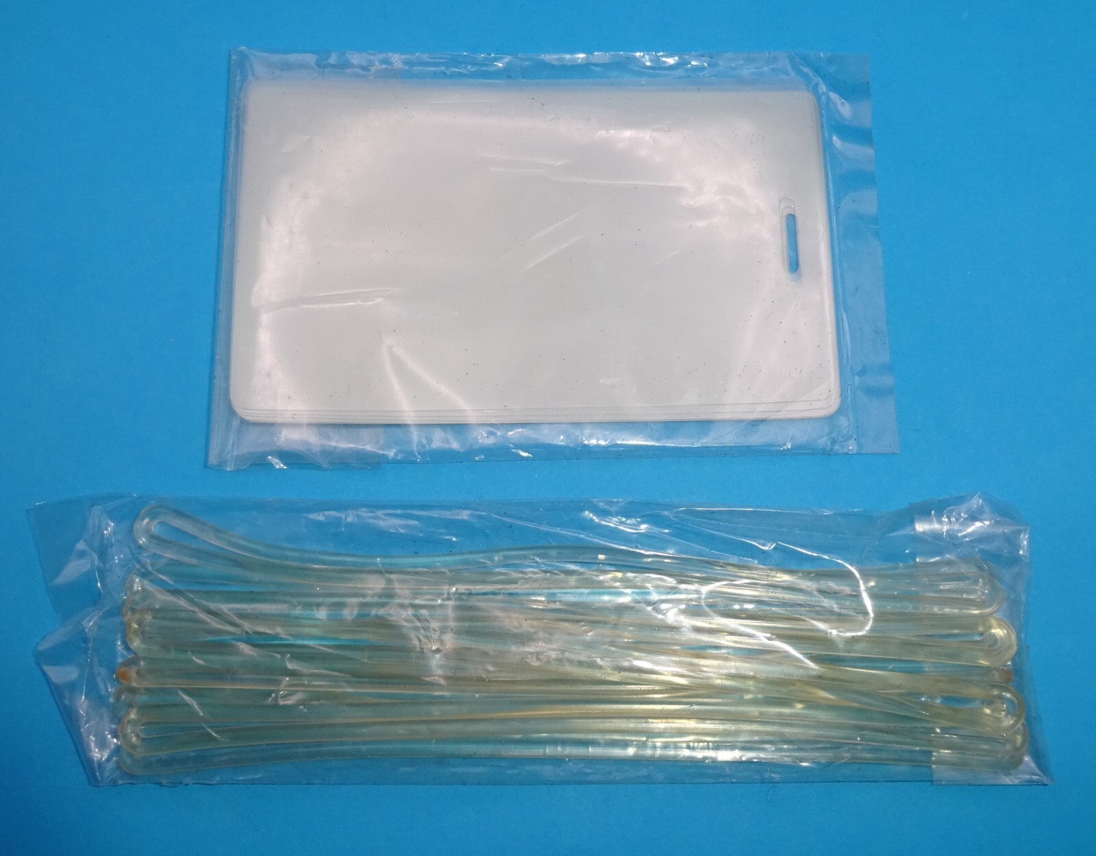 9 pcs Luggage Tag Hot Laminating Pouches 2-1/2″ x 4-1/4″ w/ Slot & 6″ Loops 5MIL