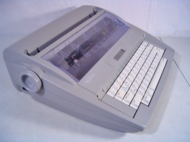 See Video on this Brother Model SX-4000 Electric Typewriter – Tested -Very Nice
