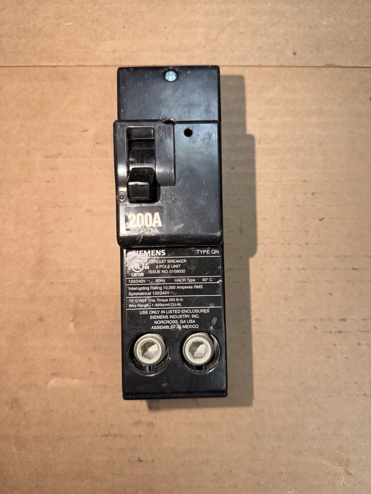 Siemens QN2200 2 Pole 200 Amp 240V Circuit Breaker NEW TAKE OUTS