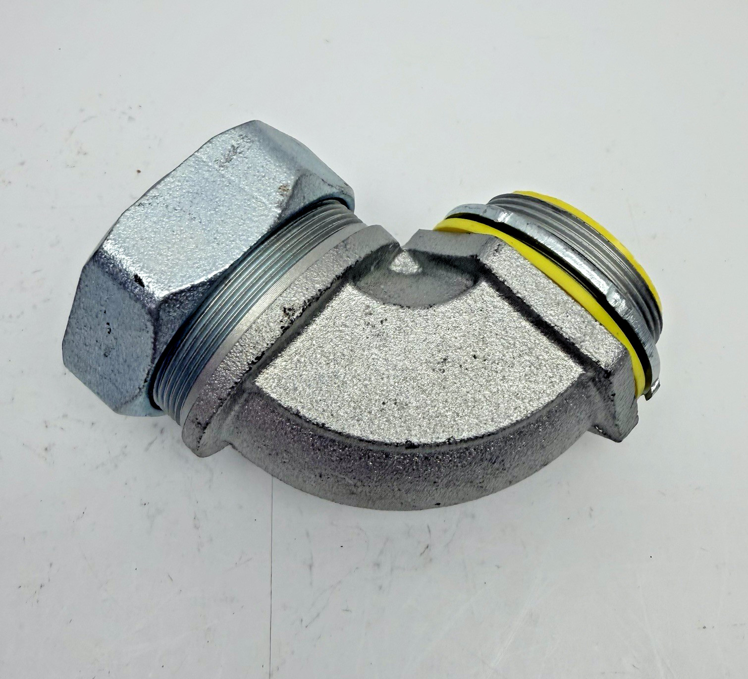 LIQUID TIGHT 90DG CONNECTOR IRON 2″ CONDUIT FITTING