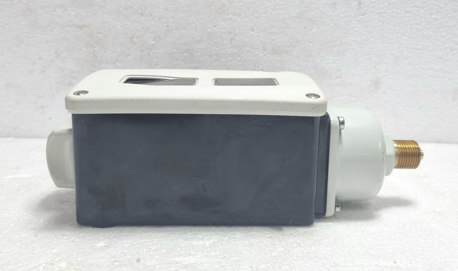 Danfoss RT112 Pressure Switch 017-519166 | Slight Damaged As Seen In Image 5