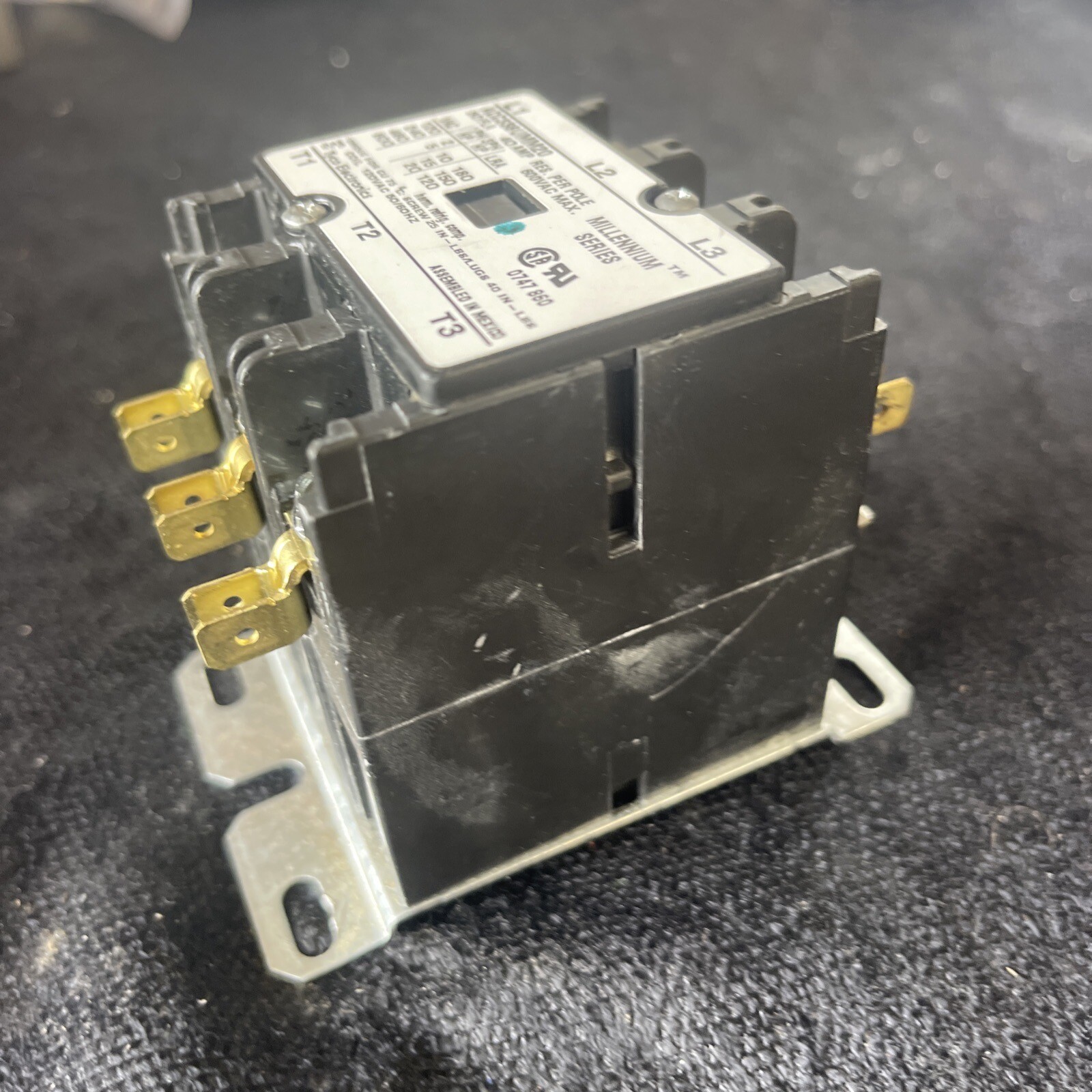 Contactor Definite Purpose 40A 3Pole 120V AC coil FLA Air Conditioning Contactor