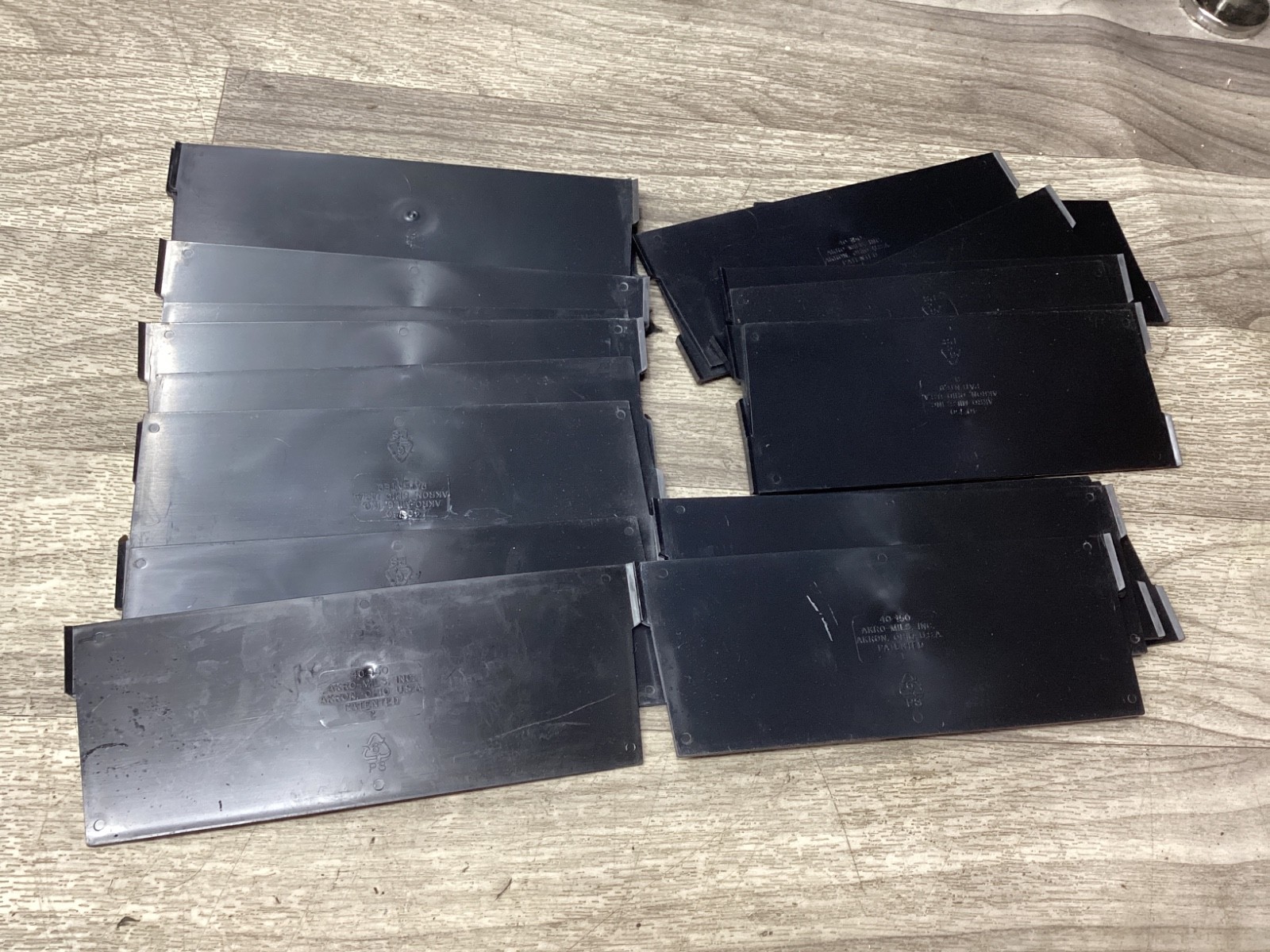LOT OF 22 AKRO MILS 40-150 Plastic Divider 7 5/8 in x 2 7/8 in Black #129N157
