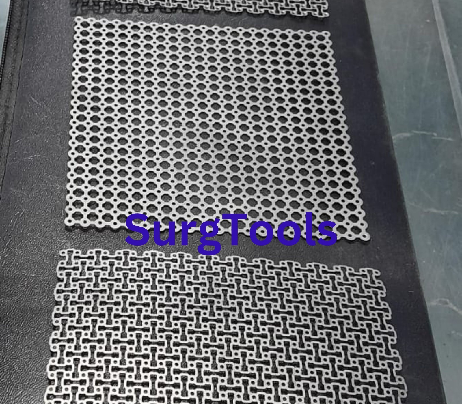 Titanium Cranial Mesh 100x100mm 5pcs w/ 70 Screws Neurosurgery Cranioplasty