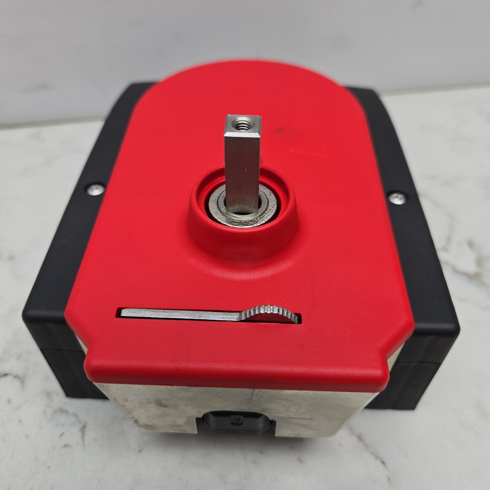 Euchner MGB-H-AA1A1-R-100464 Handle Module 24V Ac Solenoid Volt Lever Lock New