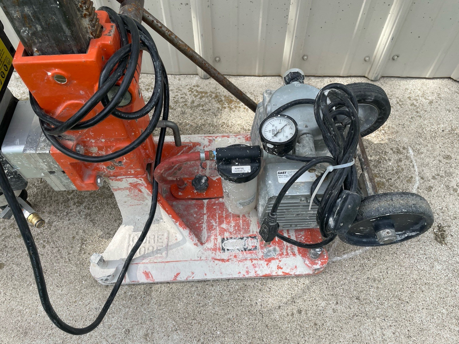 Diamond Products Drill Rig CB733 Core Bore Drill Motor & M-1 Vacuum Stand CB 733