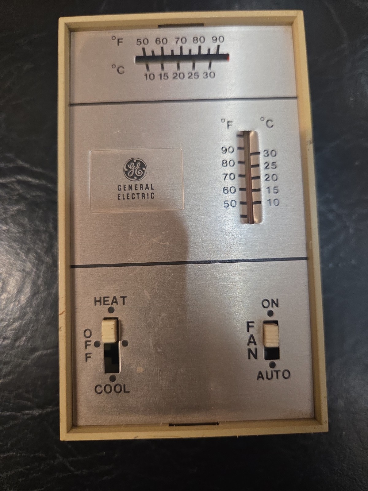 Goodman CHT18-60 Basic Heat & Cool Thermostat “Gold” GE 3AAT76A21A55