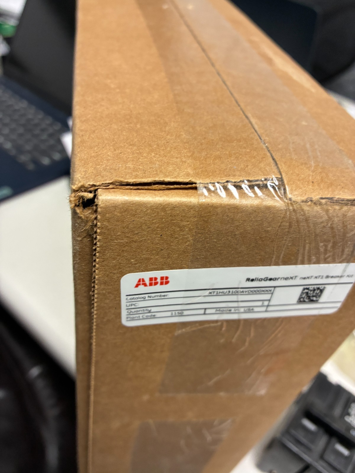 ABB CIRCUIT BREAKER XT1HU3100AYD000XXX I-LINE 100A 600Y/347V SEALED BOX NEW
