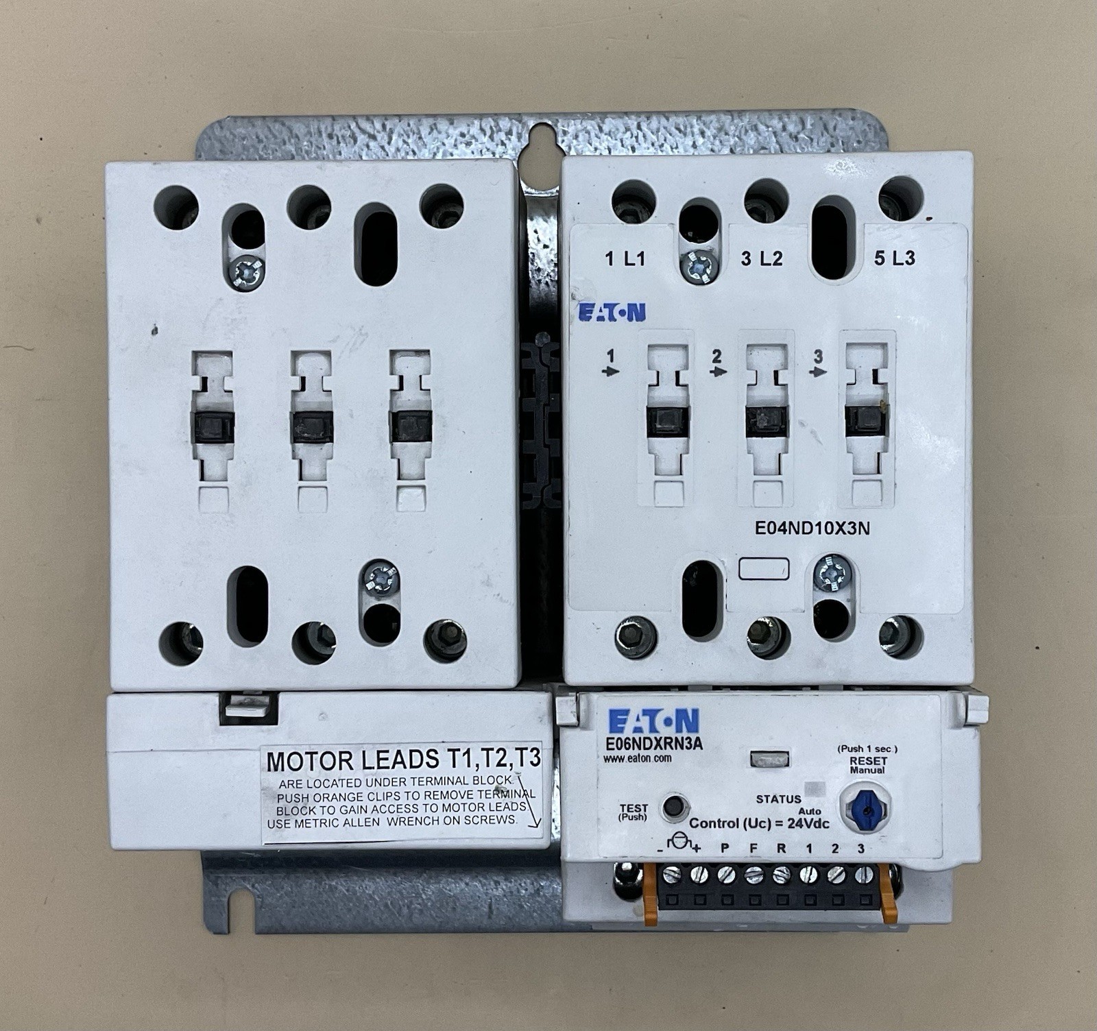 Eaton E501D10N3A-VFD Reversing Starter 3 Pole 600V Overload Relay 24Vdc Coil