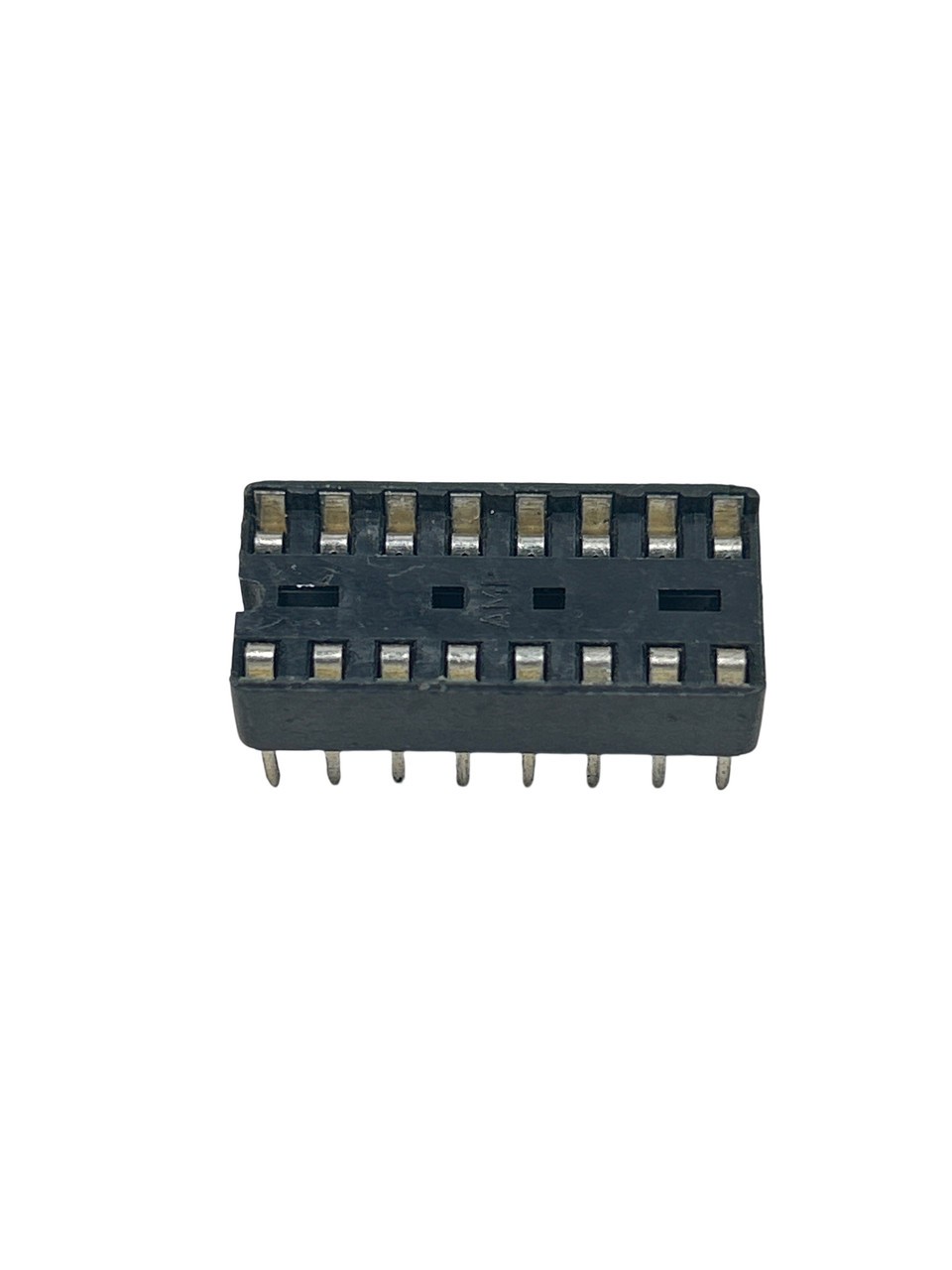 DIP-16 IC Socket (Through-Hole)