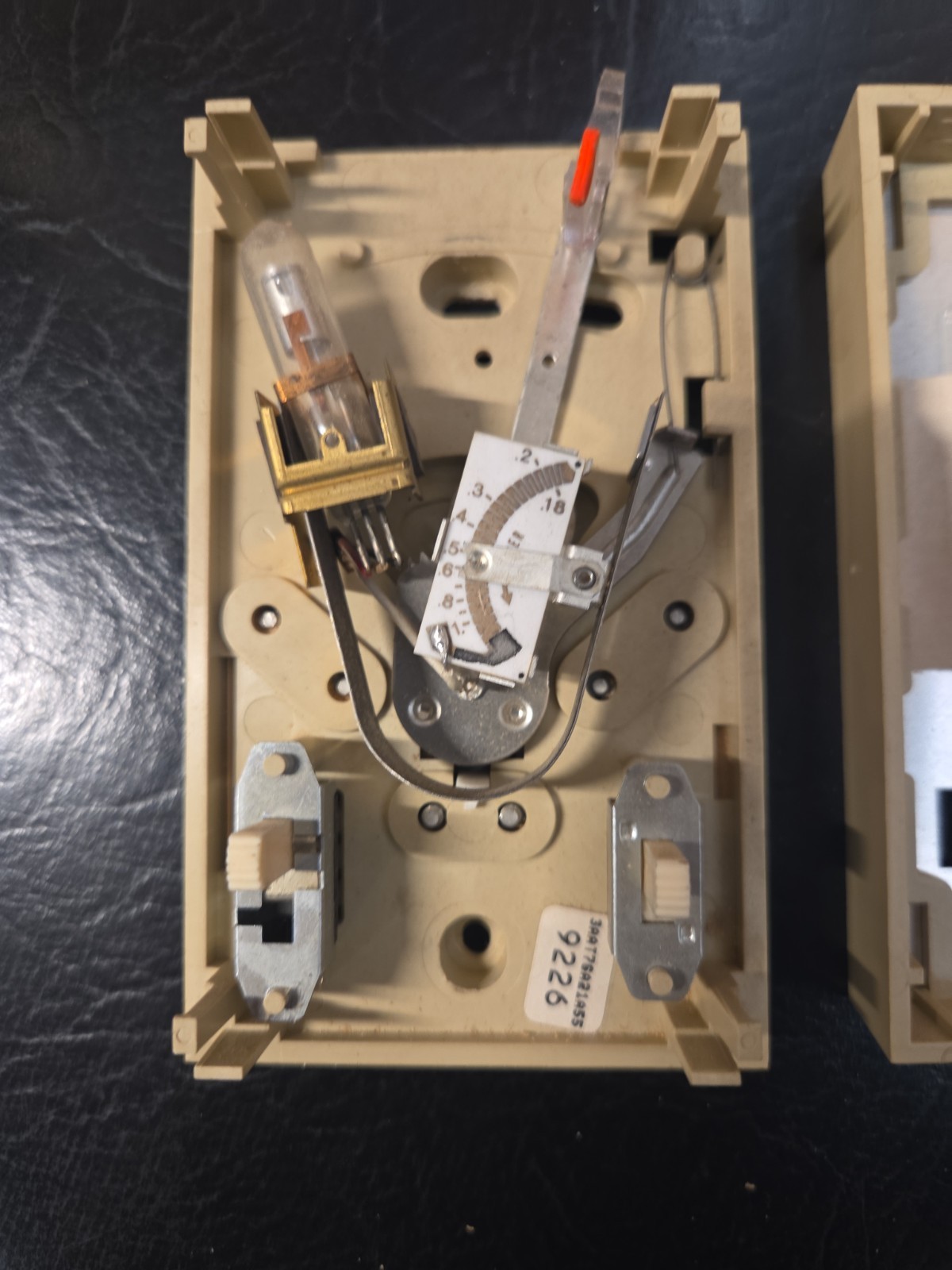 Goodman CHT18-60 Basic Heat & Cool Thermostat “Gold” GE 3AAT76A21A55