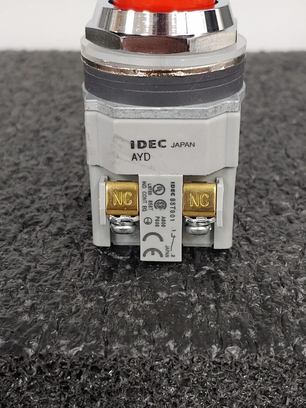 IDEC AYD311N-R Red Emergency Stop Switch