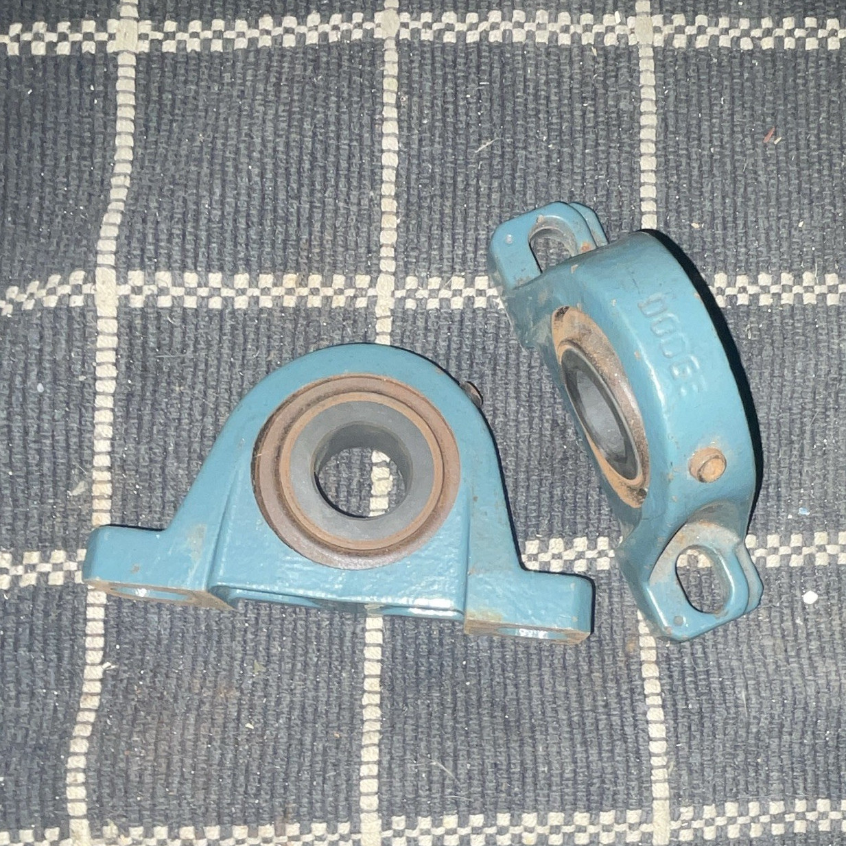 Dodge P2B-SC-015 Pillow Block Bearing, 15/16 in Bore, Ball Insert, Cast Iron