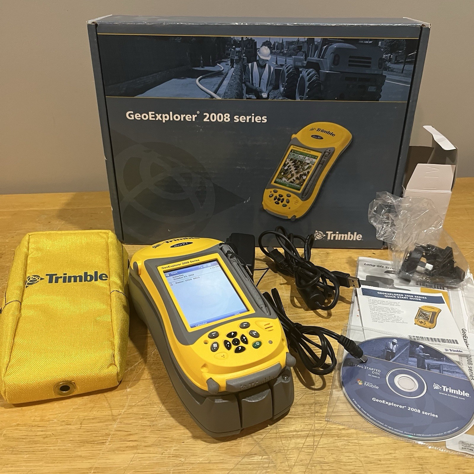 Trimble GeoXT GeoExplorer 2008 Series Geographic Information Data Collector