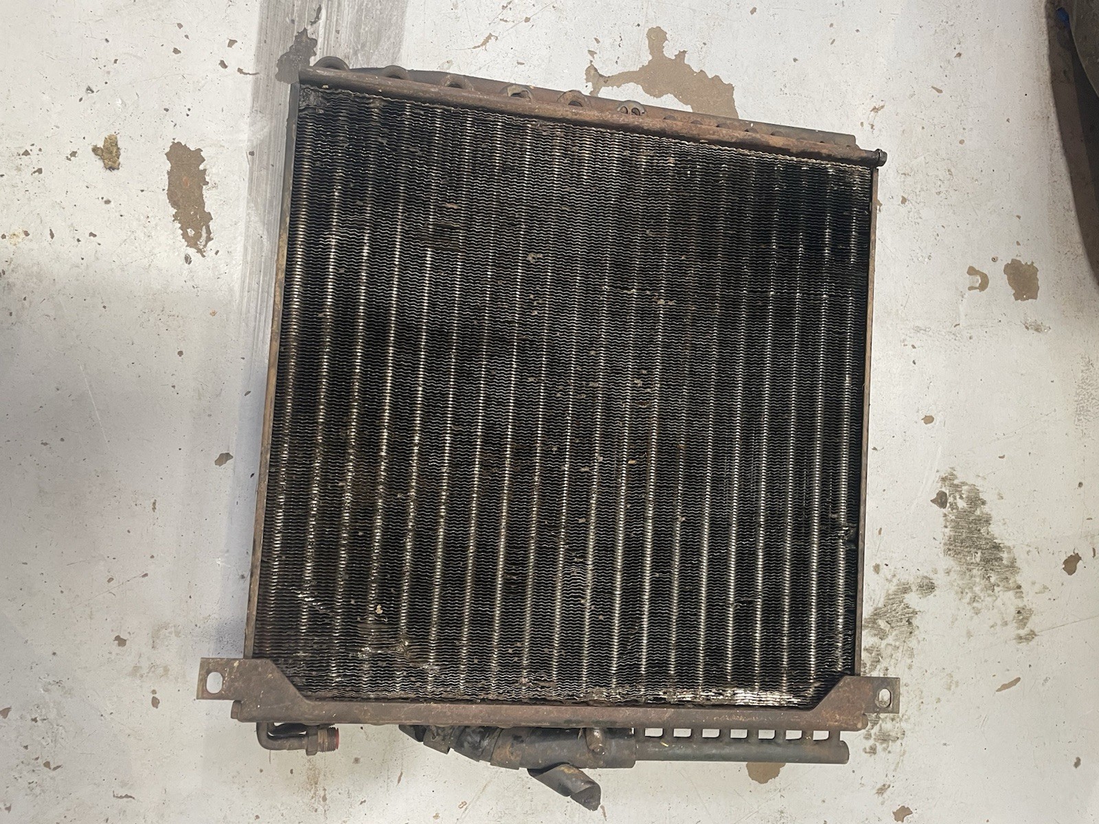 AR61885 John Deere AC Condenser Oil Cooler