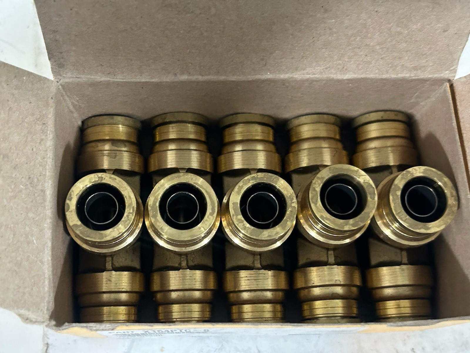 PARKER Air Brake D.O.T. composite & brass push-to-connect fittings – PTC & PTCR