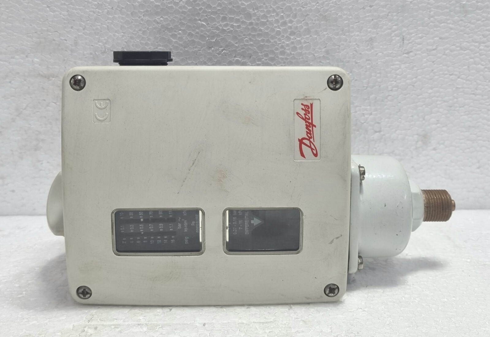 Danfoss Pressure switch RT112 017-5191 | Slight Damaged As Seen In Image 2