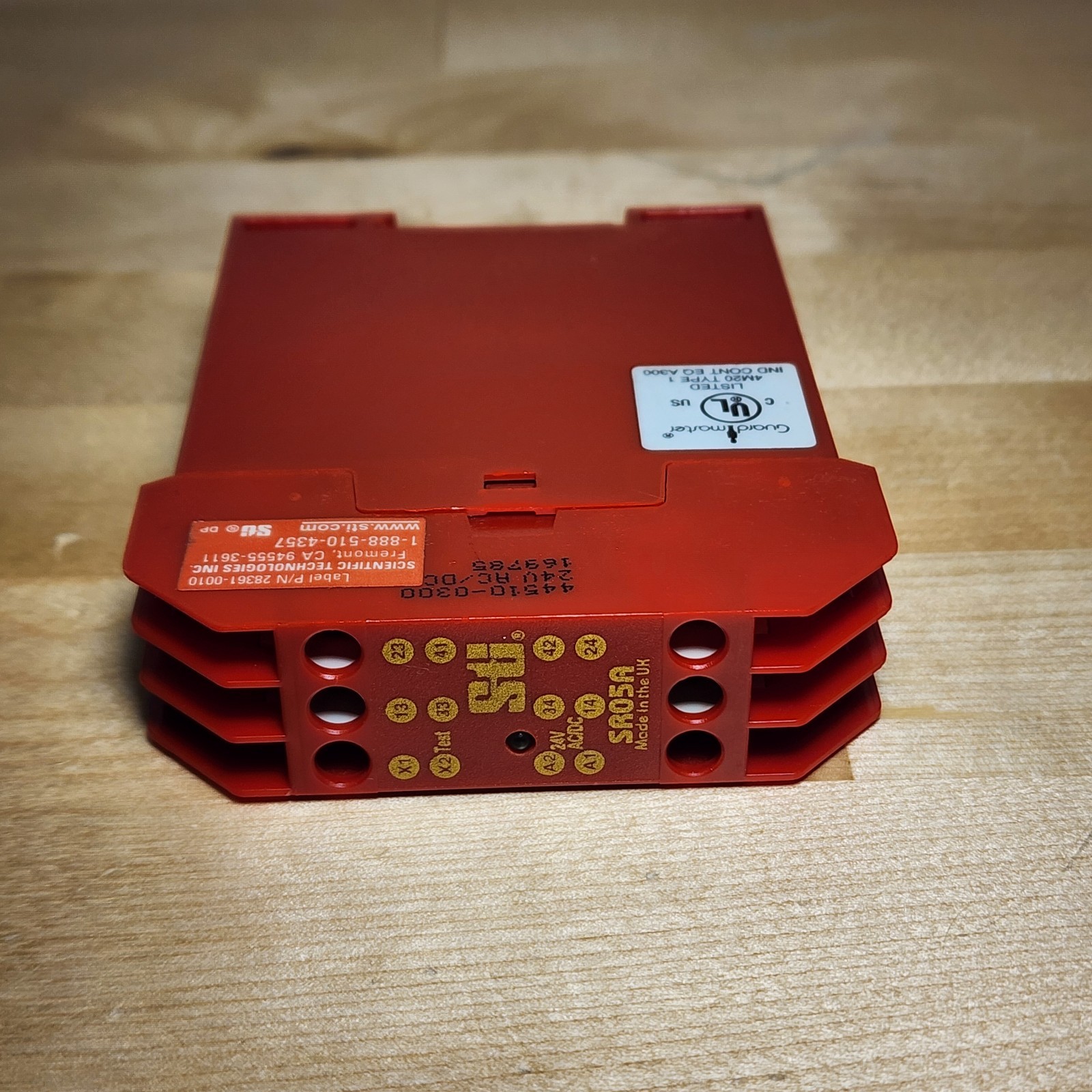 STI SR05A 44510-0300 Safety Relay Single Channel 24VAC/DC 3NO 1NC