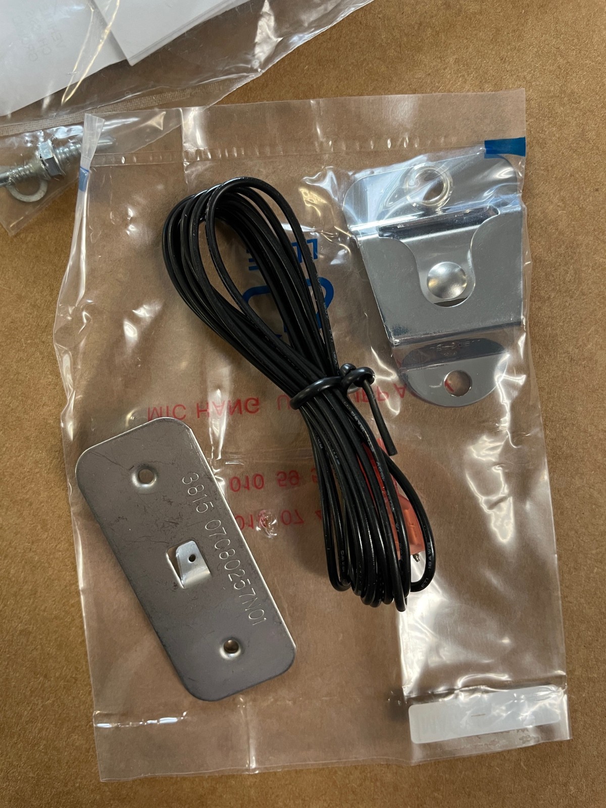 HLN5391 OEM Motorola Mobile Radio Mic Hang Up Clip w/ground wire