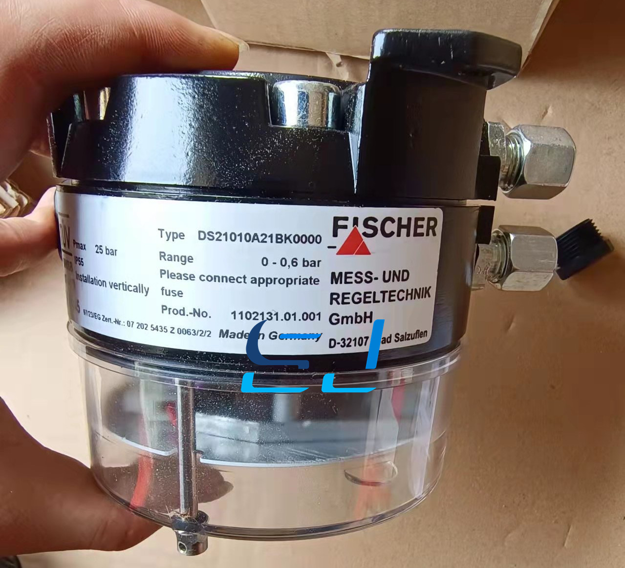 Brand new FISCHER DS21010A21BK0000 Differential Pressure Gauge DS21010A21BK0000