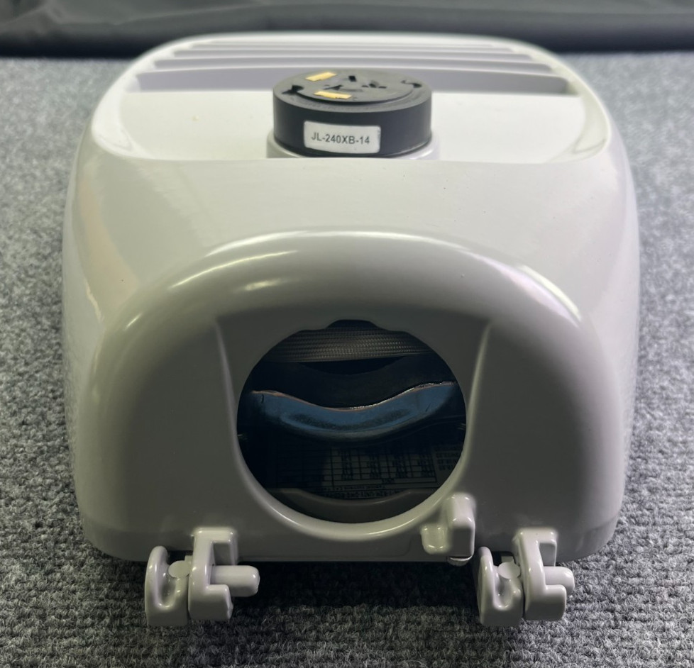 Philips LUMEC RoadFocus Medium RFM Cobra Head RFM-108W48LED4K, New Open Box