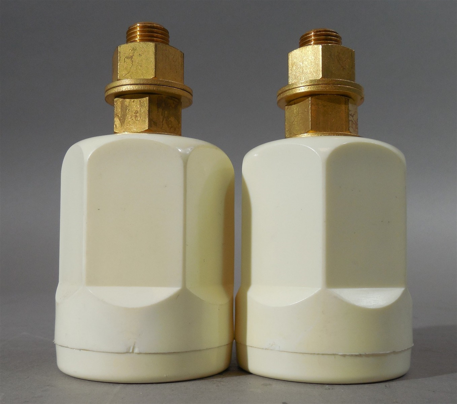 Superior Electric RP200GWT Supercon 250 ampere Pin Receptacle White Lots of 2