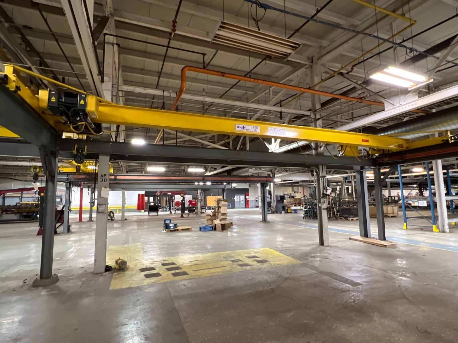 *MAKE OFFER* 2 Ton Vesco Free Standing Bridge Crane