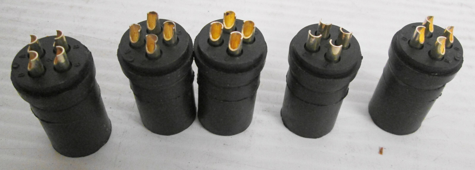 Daeshin 18-10S Circular Connector Socket (Lot of 5)