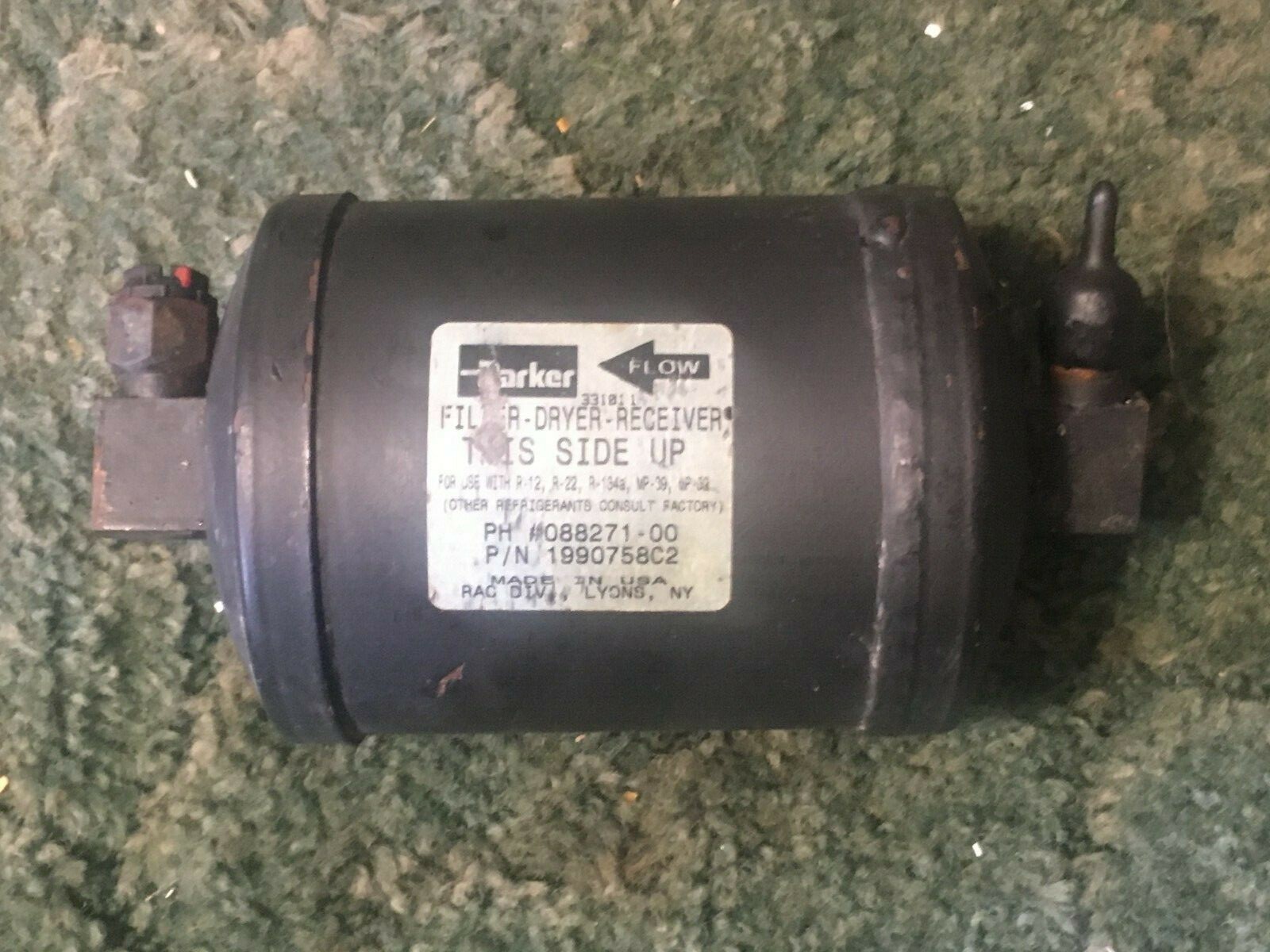 1990758C2 – A New Receiver Dryer For An IH 786, 886, 986, 1086, 1486 Tractors