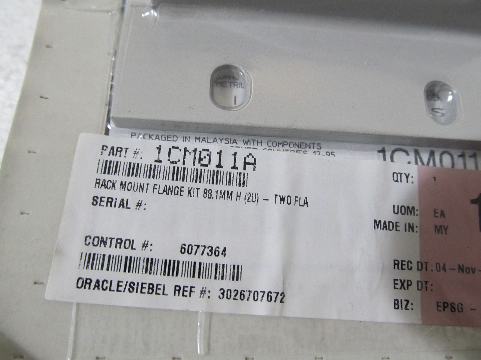 Keysight 1CM011A Rackmount Flange Kit 88.1mm H (2U) – Two Flange Brackets Kit