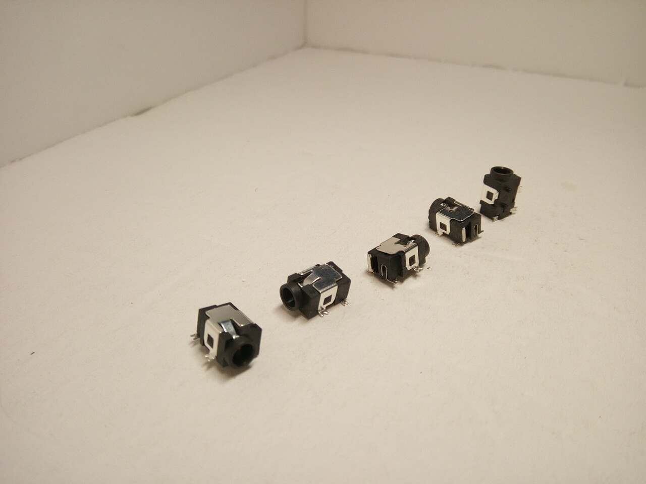 5X Pack Lot 4 Pin 3.5 x 1.35mm DC Jack Power Supply Port Socket Female Connector