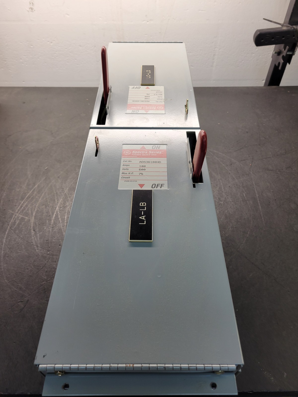 GE ADS36100HD Fusible Switch Unit.