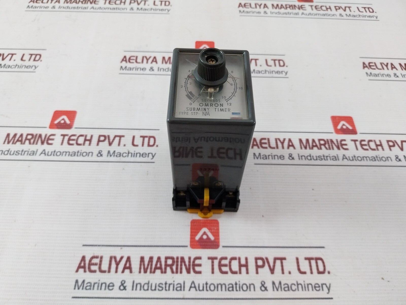 Omron STP-NM Subminy Timer W/ Socket Base 8PFA 0-12 Seconds 100/110V 50/60HZ 3A