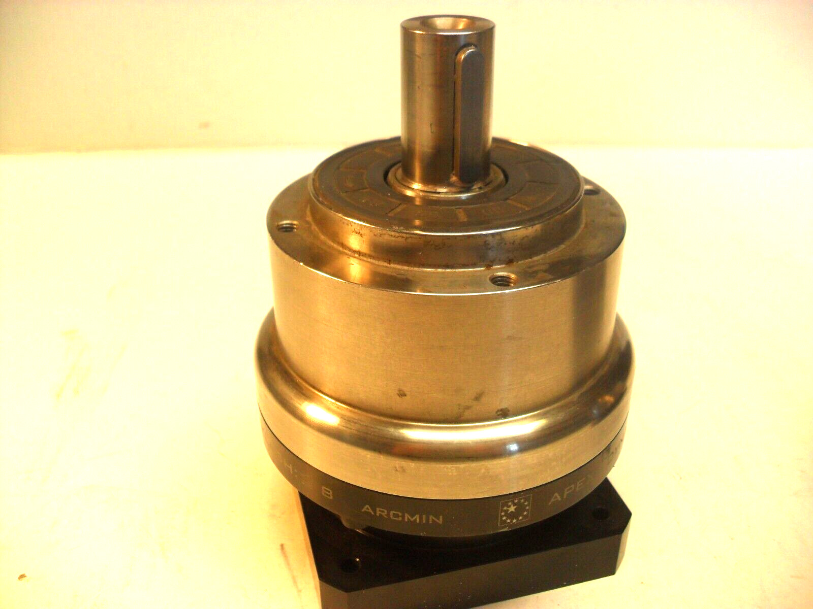 AE090- Apex Servo Motor Reducer Ratio 10:1 – 7/8″ Shaft NEW