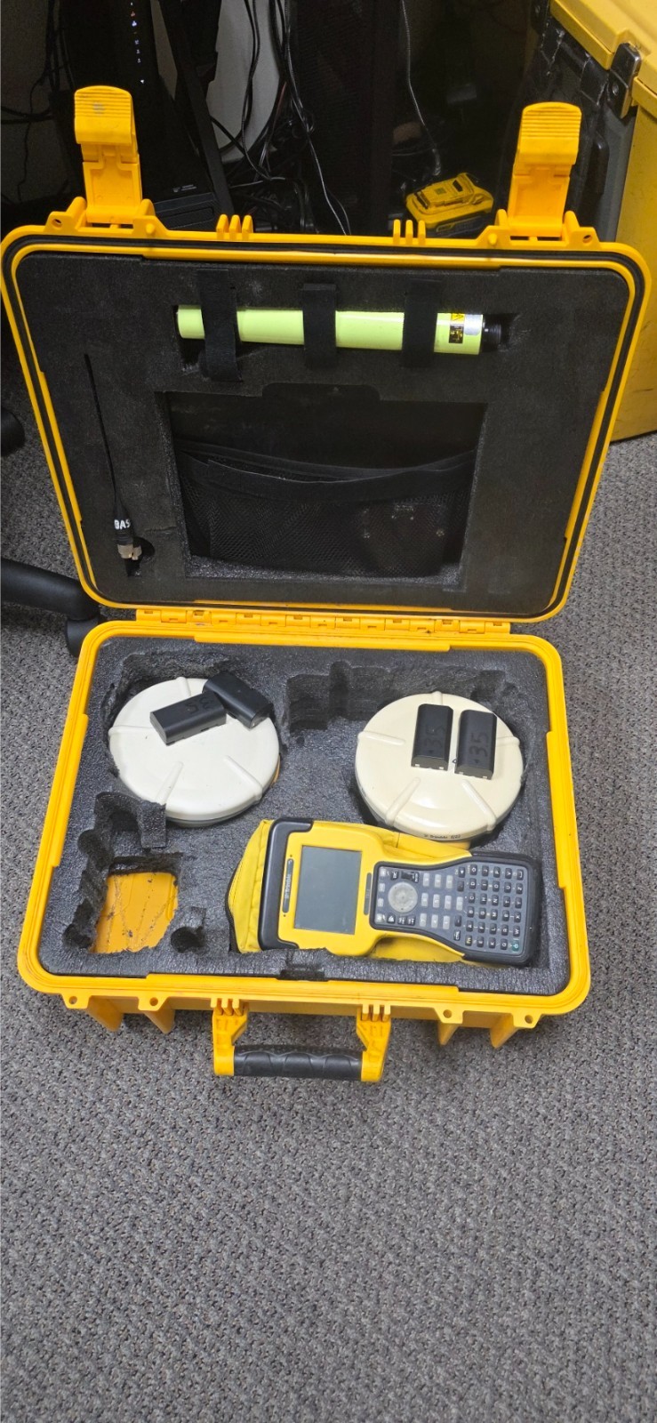 Trimble Dual R8 GPS Base & Rover RTK Receiver Kit 450-470MHz TSC2 SC 12.50