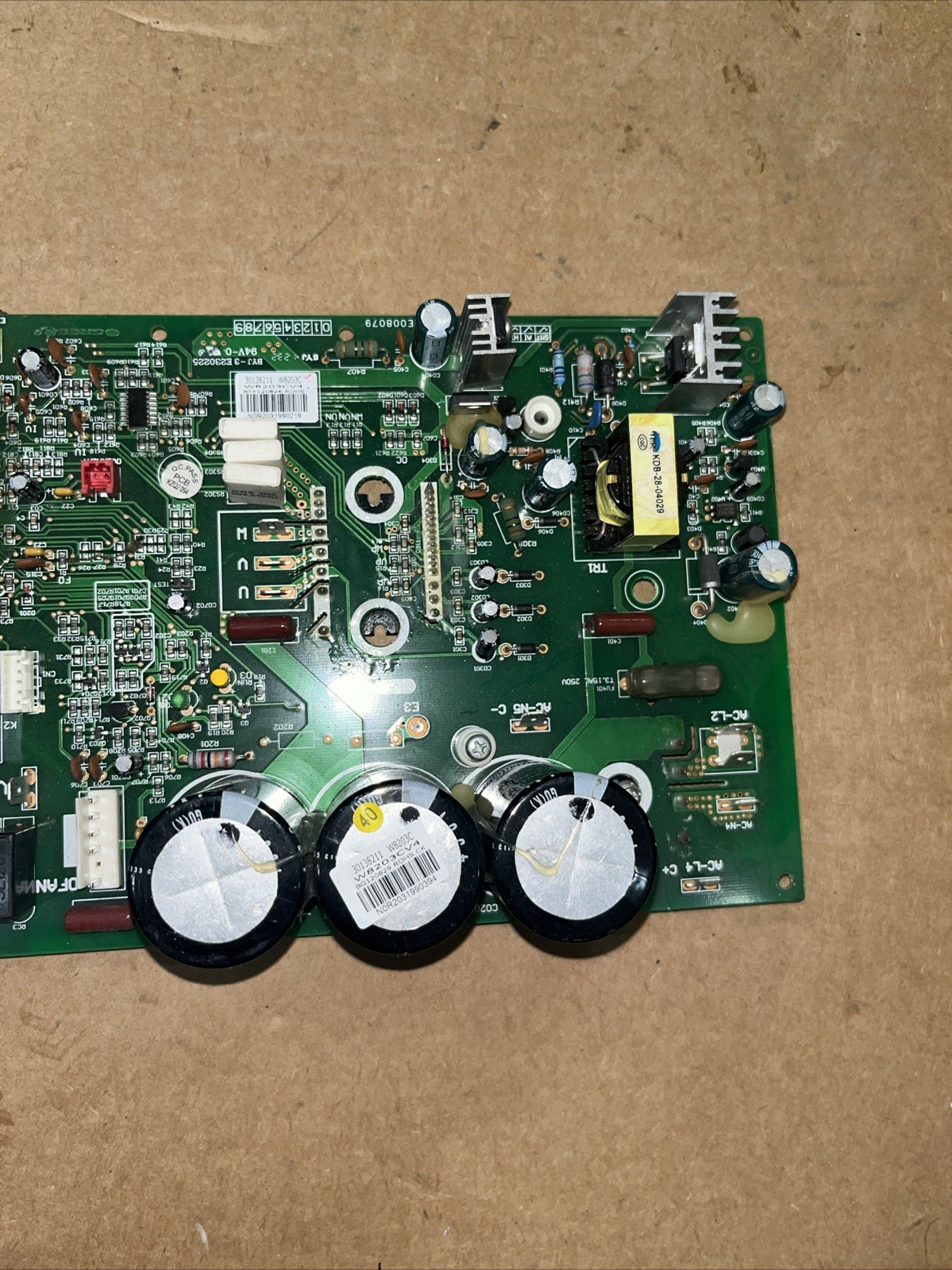 Gree – 30138211 – Main Control Board E230225 GRJW820-A1