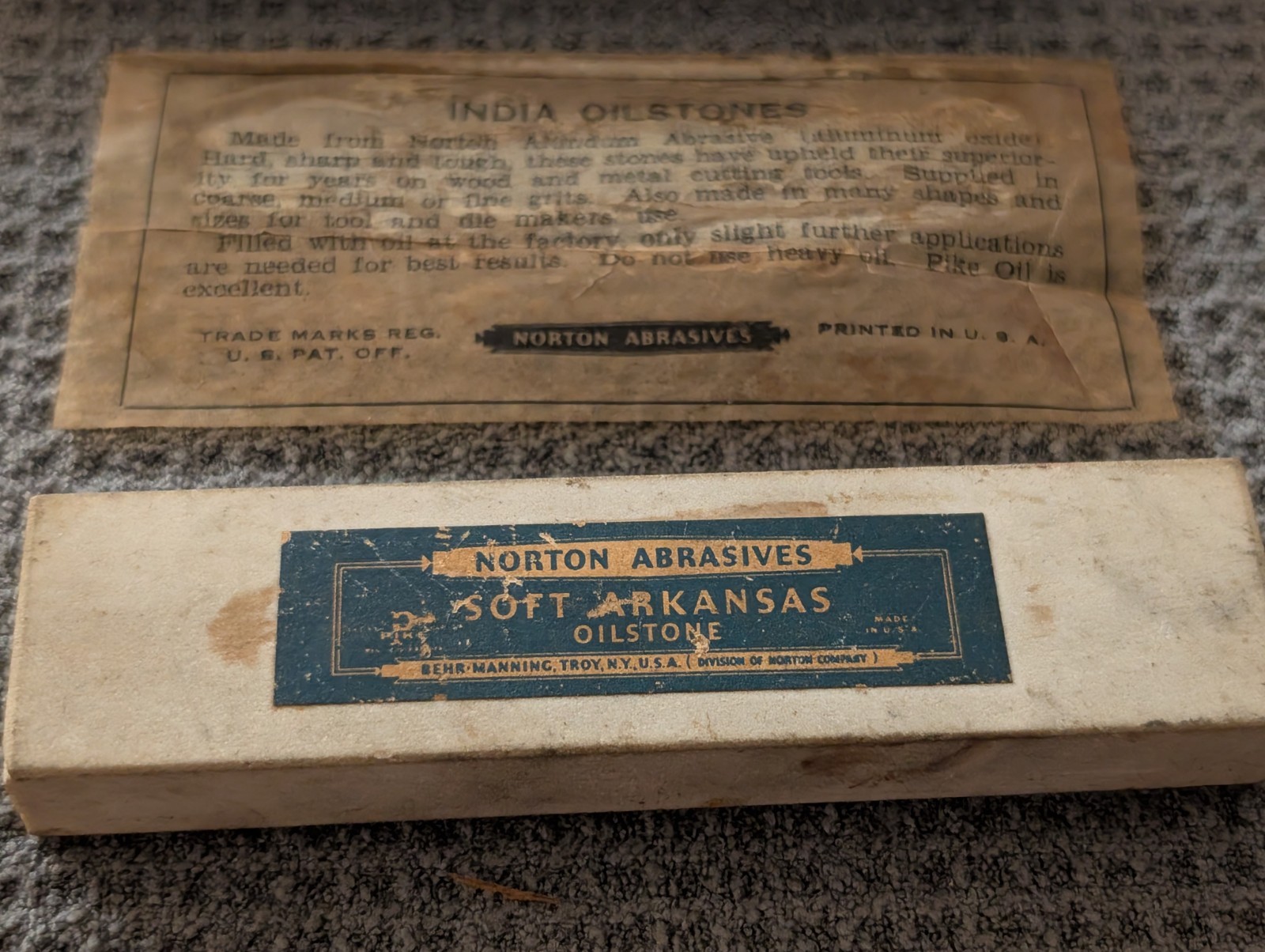 Set Of 5 Norton Abrasives Oilstone India, Soft Arkansas And Pike Hard Arkansas