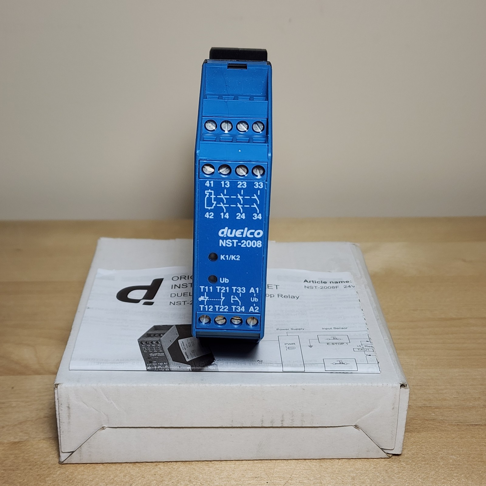 Duelco NST-2008F 42080010 Safety Relay 24VDC Emergency Stop
