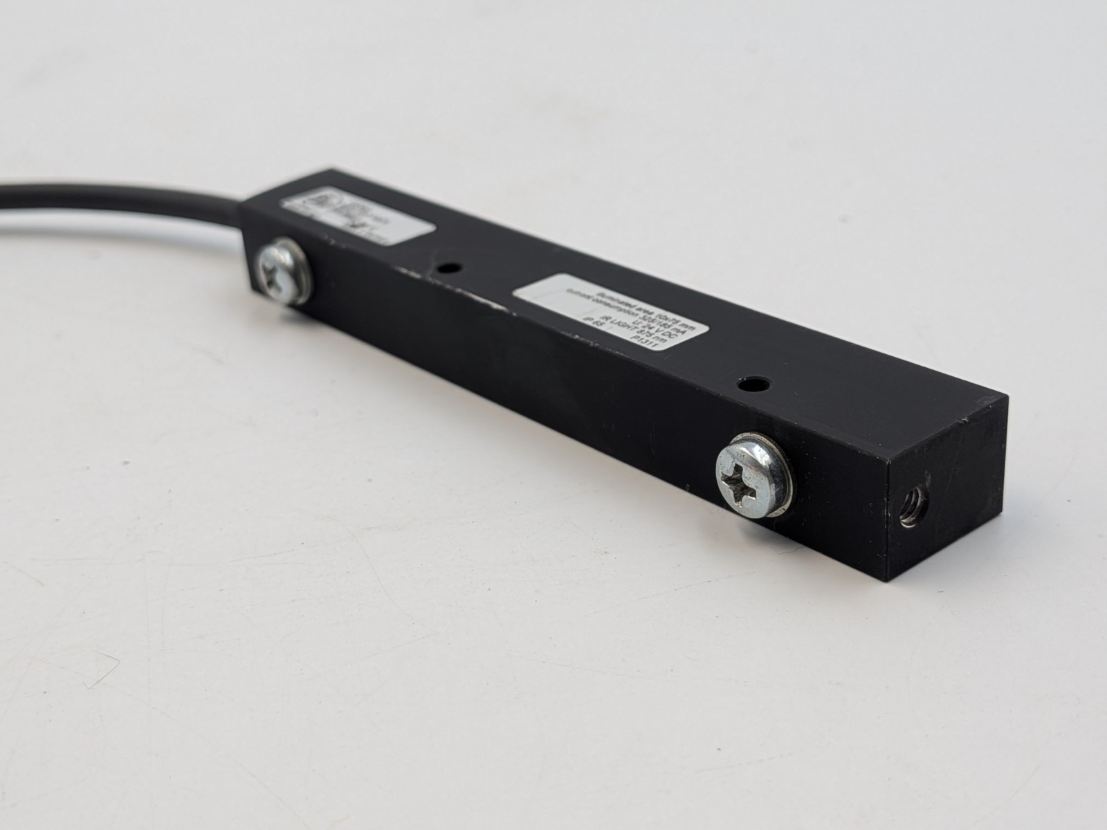 PERFECT FUNCTIONAL CONDITION – IFM Bar Light O2D922 10MM x 75mm