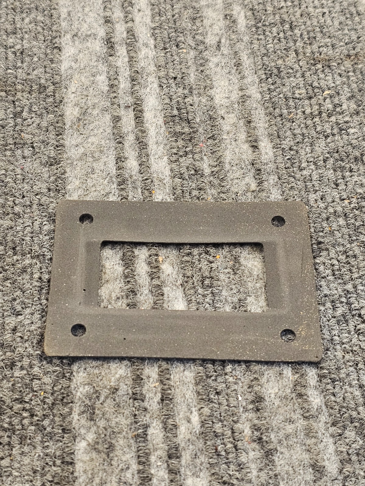 HUBBELL 2DDX1: Wiring Device-Kellems S3826 Rectangular Floor Box Cover – Brass